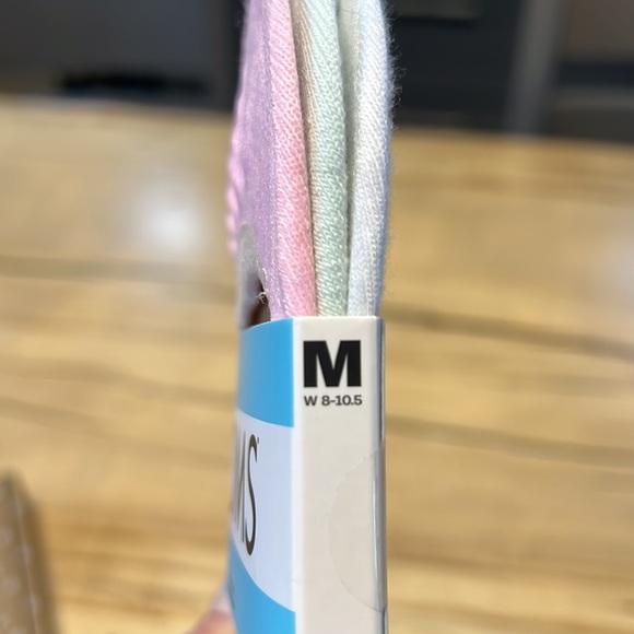 Toms low-cut socks NWT 2 pairs - Picture 3 of 3